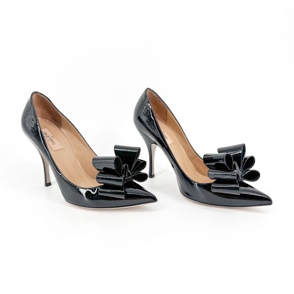Valentino Garavani Black Patent Leather Triple Bow Pumps Heels Size 38.5 US 8.5 - Picture 1 of 16